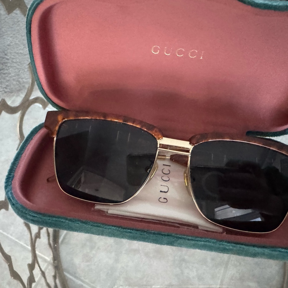 Gucci unisex Sunglasses